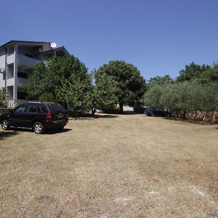 Apartments Smitran Banjole Exterior photo