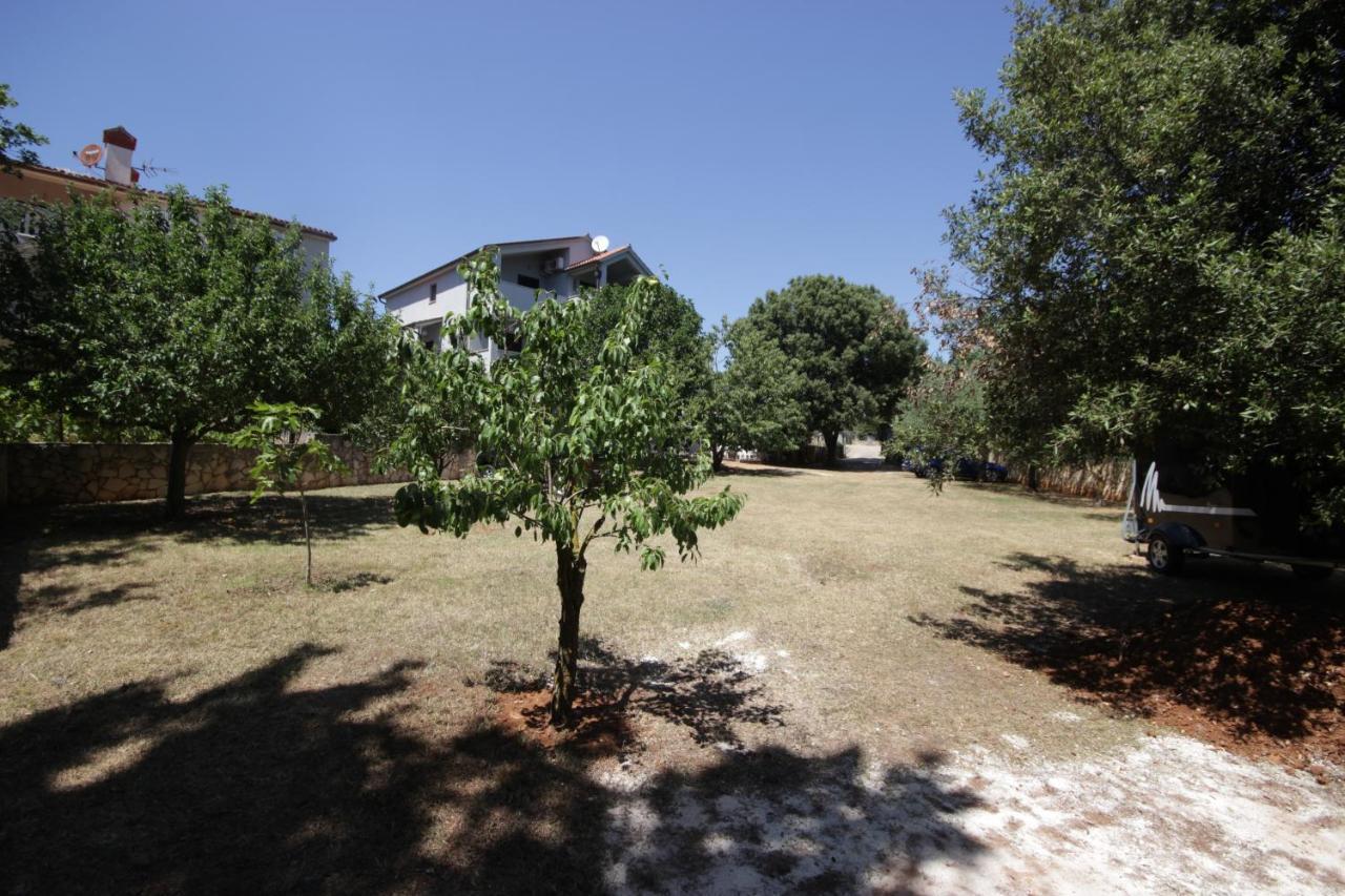 Apartments Smitran Banjole Exterior photo