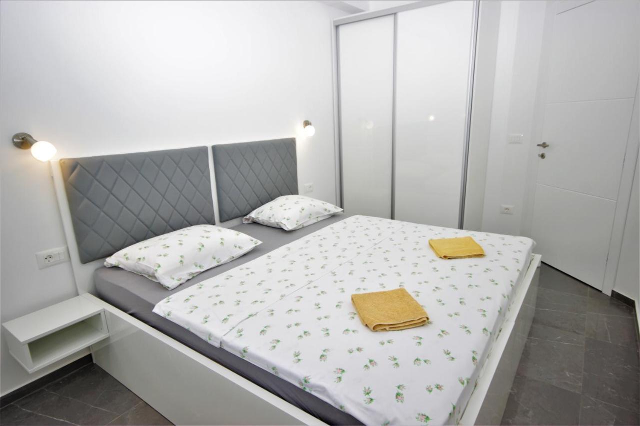Apartments Smitran Banjole Exterior photo