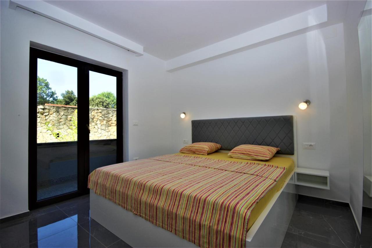 Apartments Smitran Banjole Exterior photo